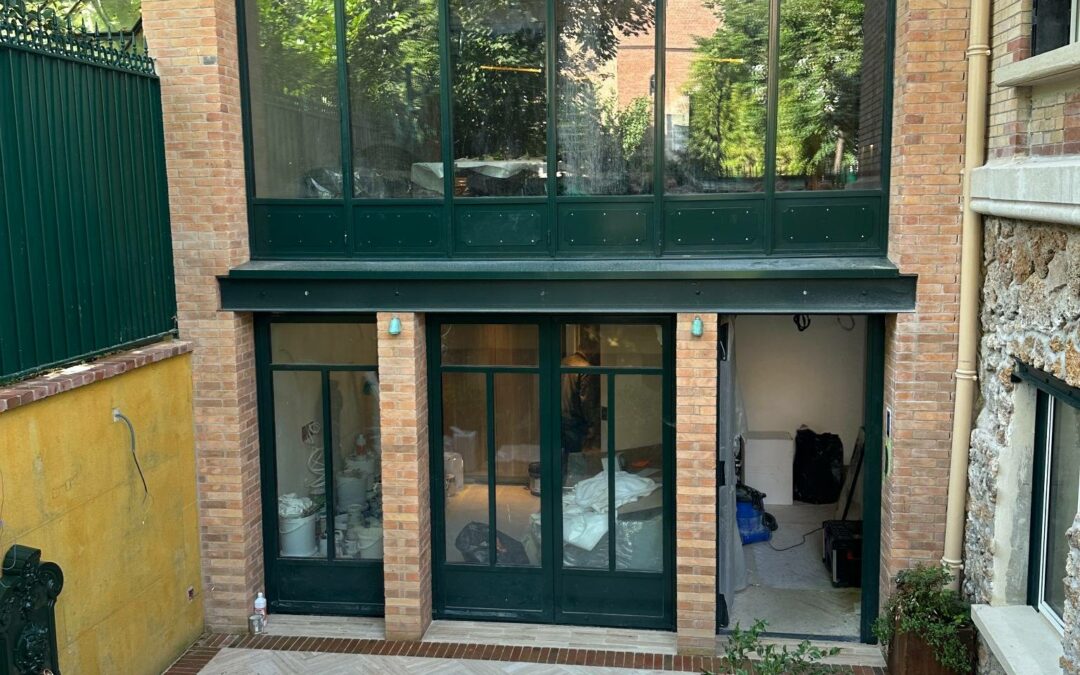 Surélévation, extension et aménagement de combles à Paris