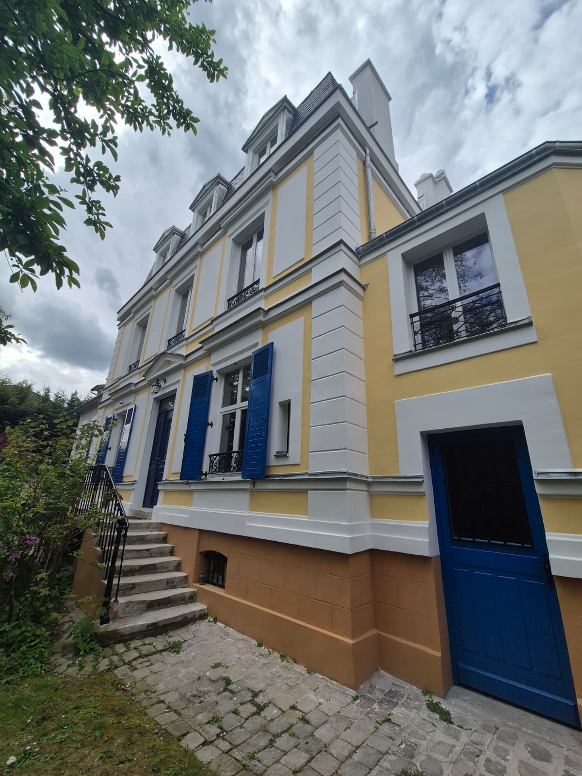 WhatsApp Image 2026-06-18 at 14.26.49 (1) maison apres ravalement a fontenay sous bois