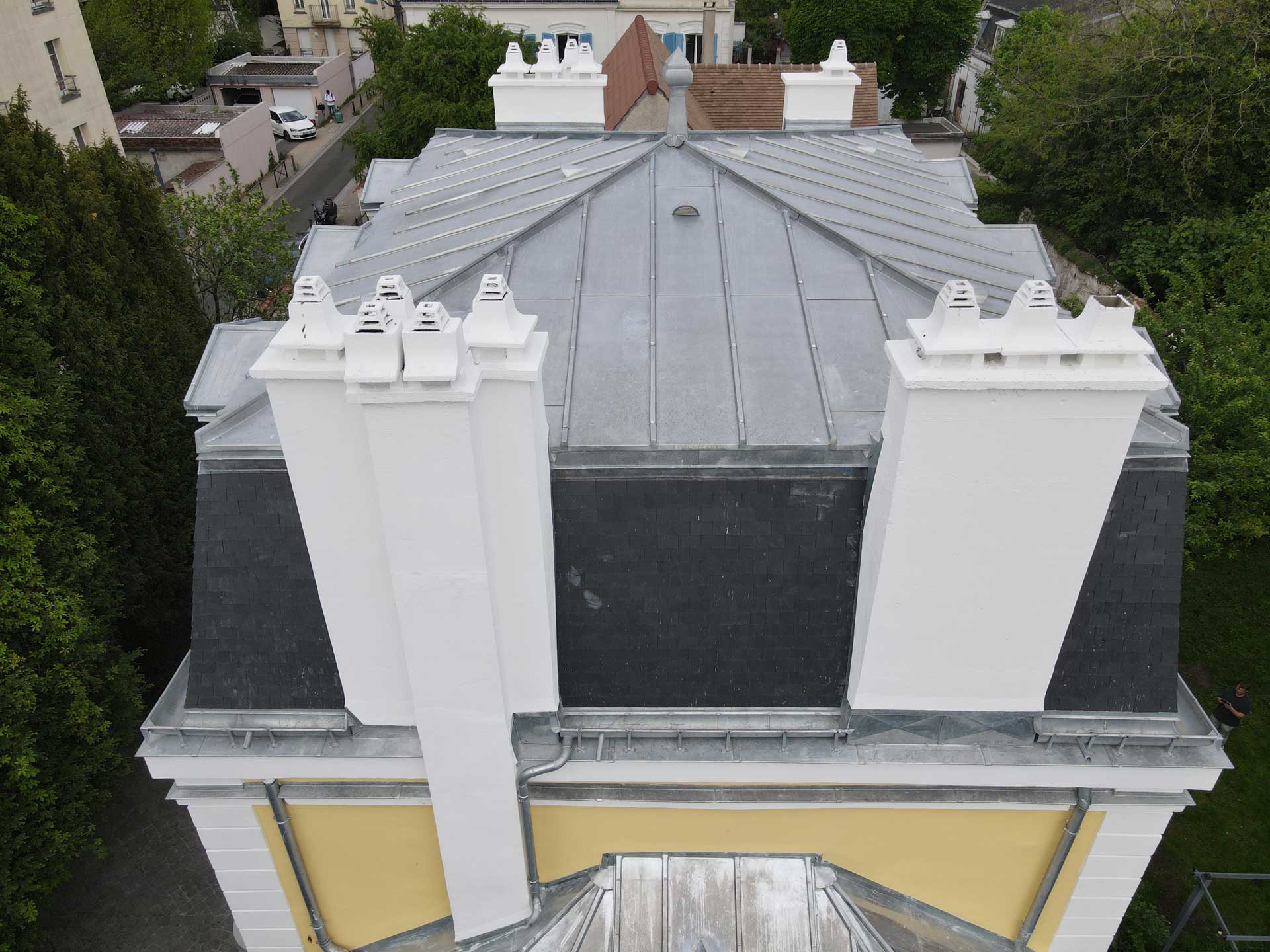 renovation toiture en zinc et ardoise vue de haut a Fontenay Sous Bois